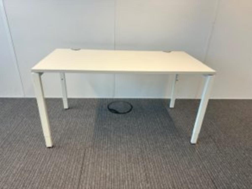 Haworth bureau met knop en kabelgoot 120x60xH64-84 cm, 10st, Huis en Inrichting, Ophalen of Verzenden, Gebruikt