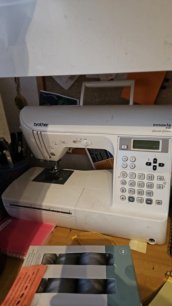 Brother Innov-is 350 Naaimachine, Hobby en Vrije tijd, Naaimachines en Toebehoren, Ophalen, Zo goed als nieuw, Naaimachine, Brother