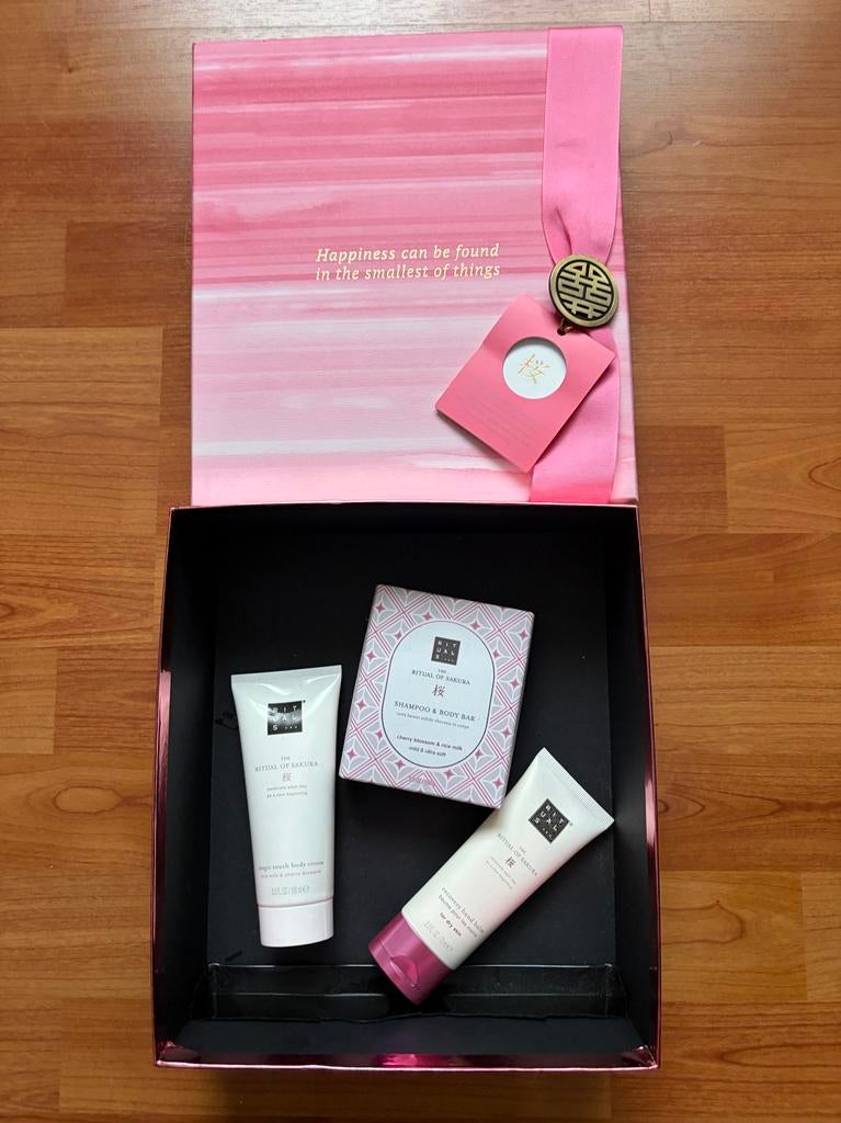 Rituals Sakura Cadeauset - Nieuw!, Ophalen of Verzenden, Nieuw, Bodylotion, Crème of Olie