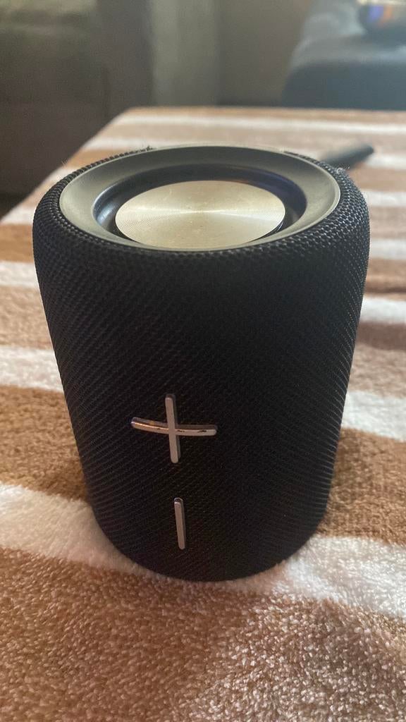 Roseland speaker 10€, Audio, Tv en Foto, Luidsprekers, Overige merken, Overige typen, Ophalen of Verzenden, Zo goed als nieuw