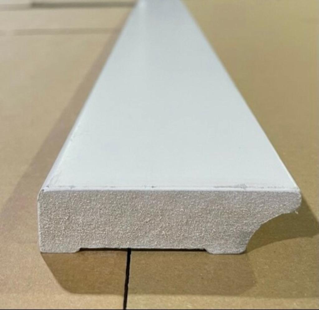 ACTIE - wit gegronde plint - nu voor maar € 3,- PER STUK!, Ophalen, Nieuw, Mdf, 200 tot 250 cm