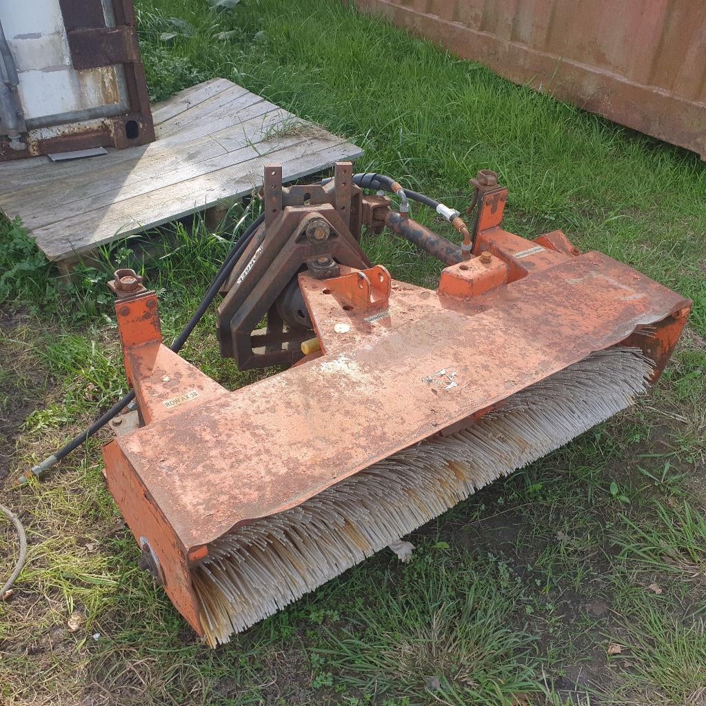 Borstelmachine mini-tractor - 125 cm., Ophalen, Glastuinbouw, Werkplaats, Gebouw of Erf