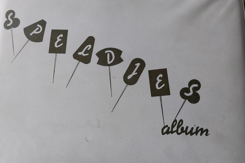 Speldjesalbum, Verzamelen, Speldjes, Pins en Buttons, Ophalen of Verzenden, Gebruikt, Overige onderwerpen, Speldje of Pin
