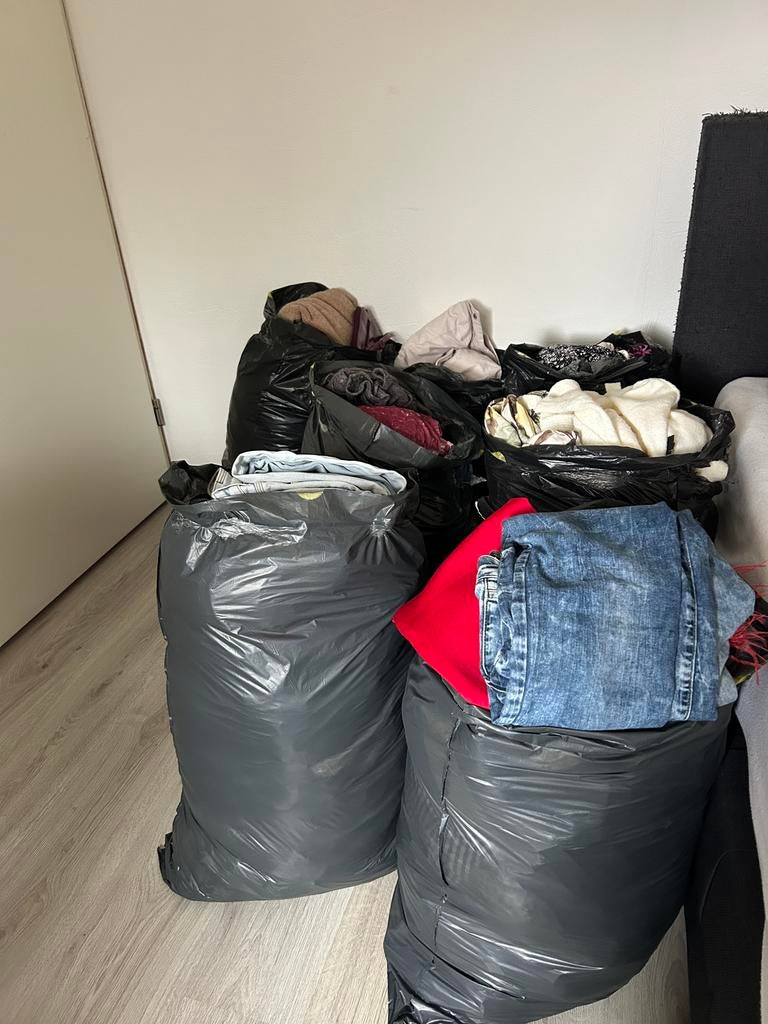 Grote partij kleding - 226 stuks - Dames, heren, kids, Ophalen of Verzenden, Zo goed als nieuw, Maat 38/40 (M)