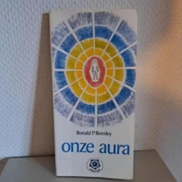ONZE AURA (Ankertje 77) - Ronald P. Beesley, Boeken, Ophalen of Verzenden, Zo goed als nieuw, Spiritualiteit algemeen, Overige typen