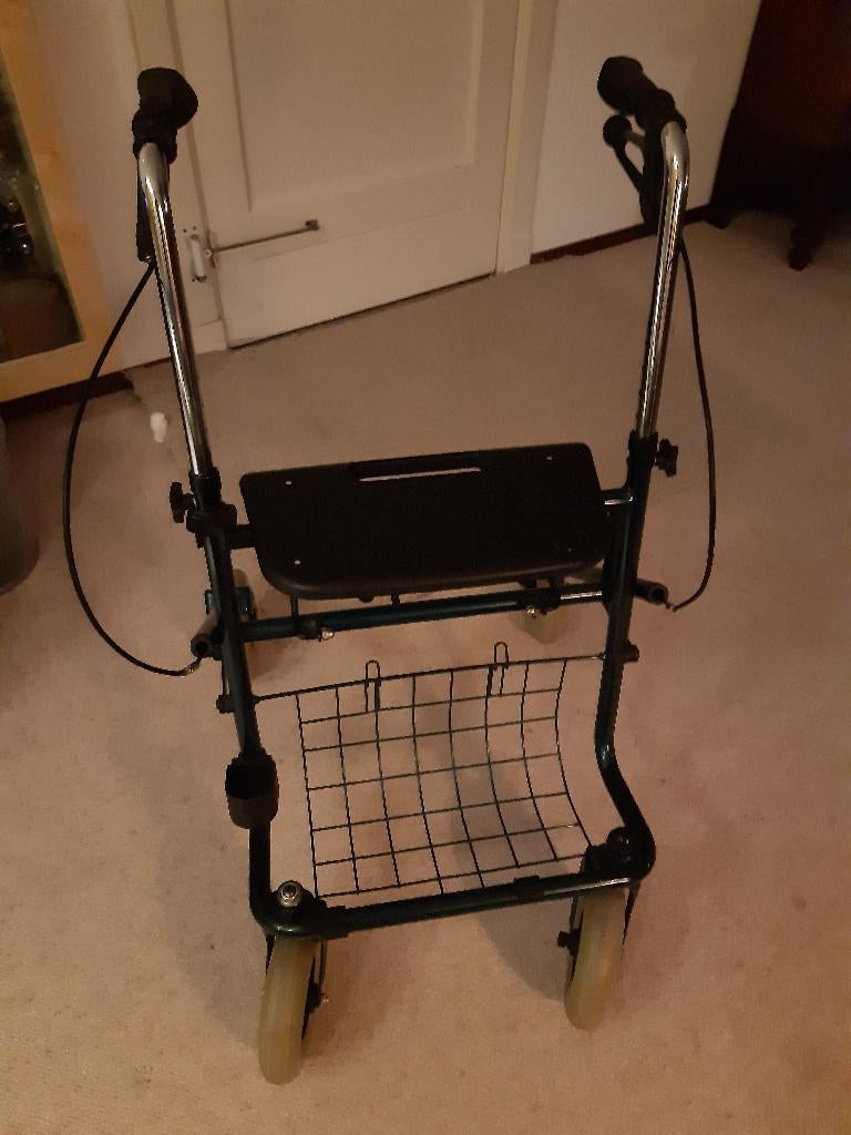 rollator Quattro, Diversen, Rollators, Ophalen, Opvouwbaar, Zo goed als nieuw