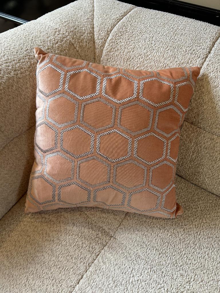 Velvet zalm roze kussen, Huis en Inrichting, Ophalen, Vierkant, Nieuw, A