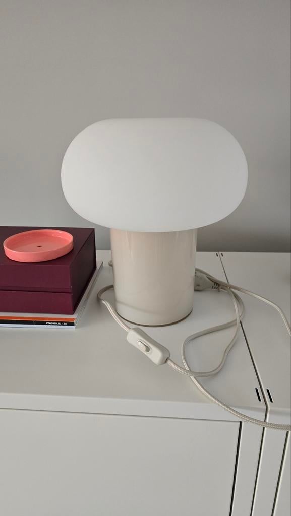 Ikea lamp, Ophalen