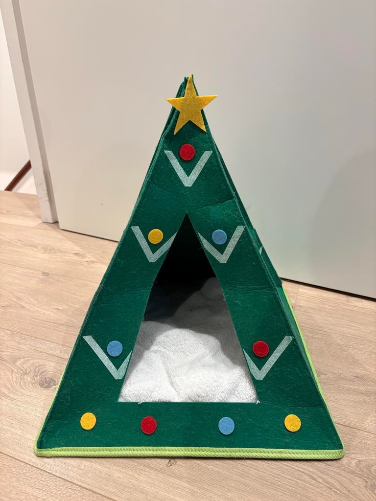 Leuk kattenhuisje in kerstboomvorm van vilt, Ophalen, Gebruikt, Vilt