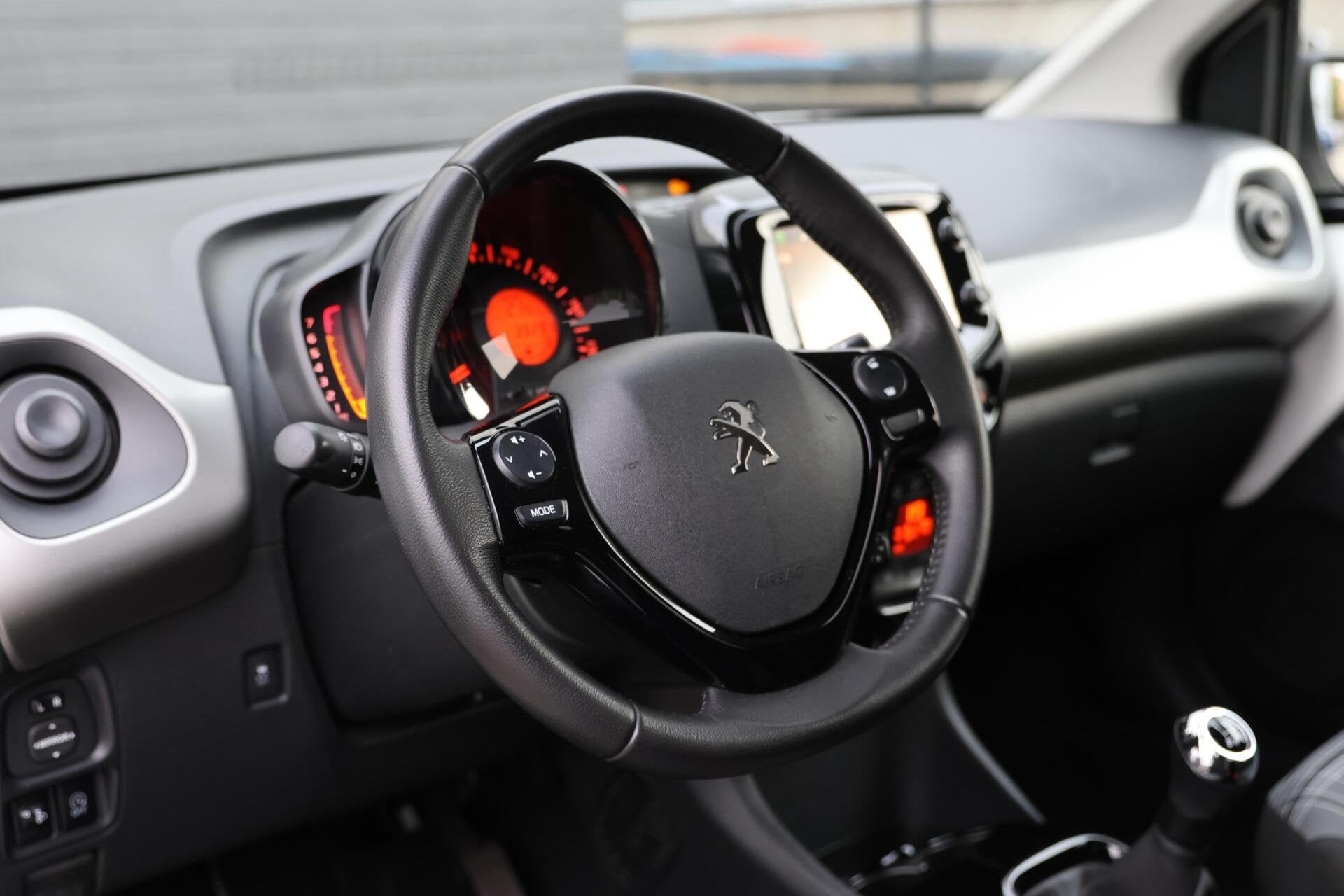 Peugeot 108 1.0 e-VTi Allure | Cruise | NAVI | Camera | NAP|, Voorwielaandrijving, Stof, Gebruikt, 4 stoelen
