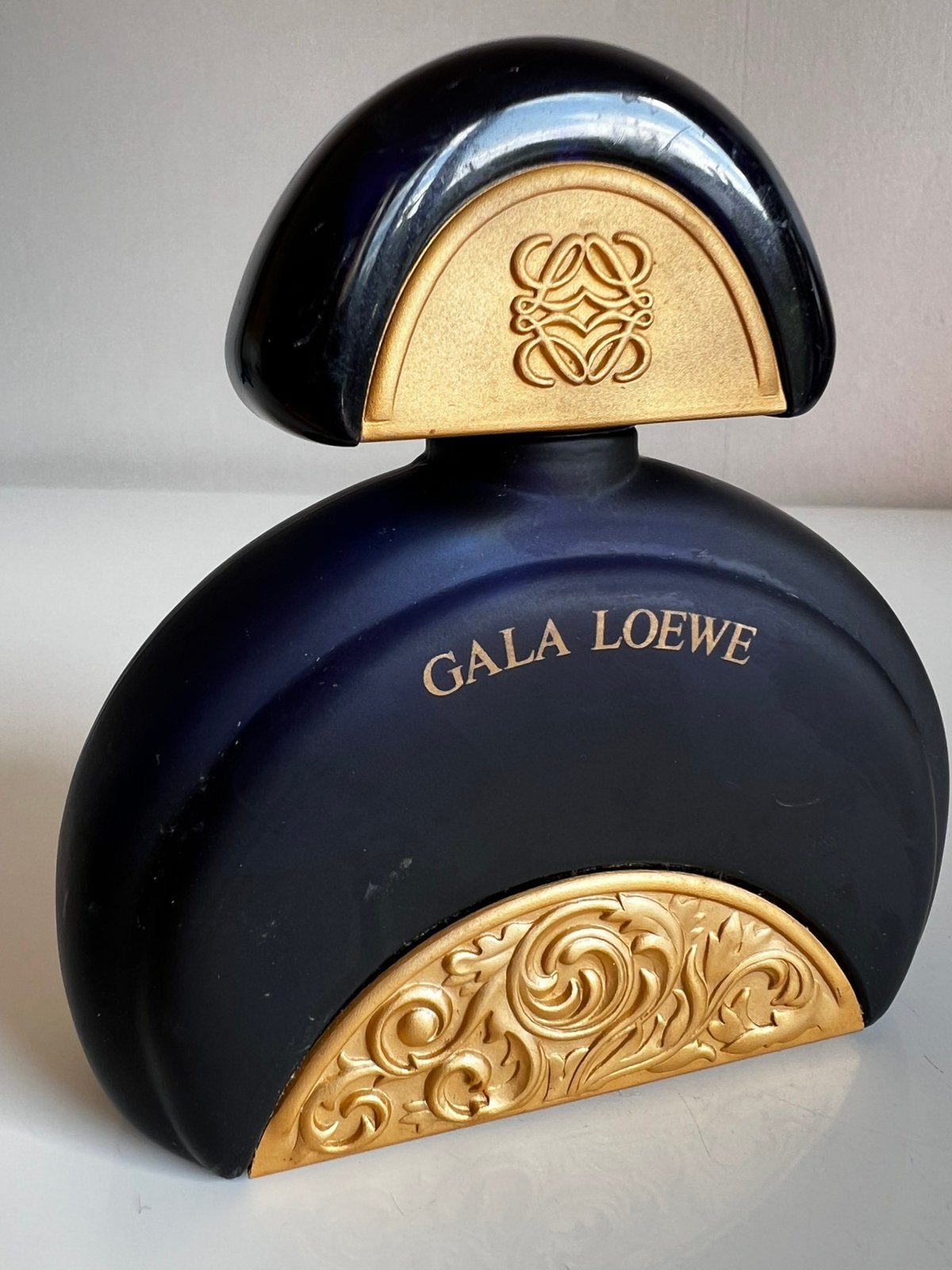 Collectors Item Gala Loewe Parfumfles 100 ml Gevuld 90’s, Verzamelen, Ophalen of Verzenden, Gebruikt, Parfumfles, Gevuld