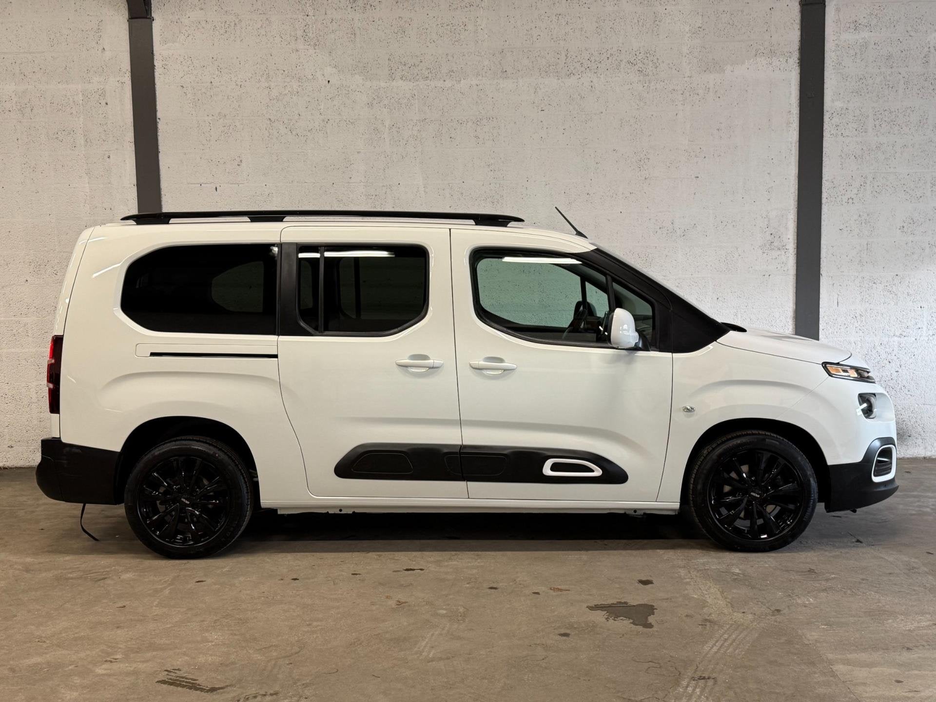 Citroen Berlingo XL 1.2 PureTech Shine 7p. Navi|Clima|Carpla, Auto's, Voorwielaandrijving, Gebruikt, 1199 cc, 7 stoelen