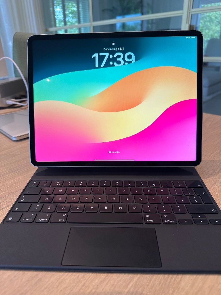 Ipad pro 12.9 WF CL256 (6th gen) + Ipad magic keyboard, Computers en Software, Apple iPads, Nieuw, Apple iPad, 12 inch, Groen
