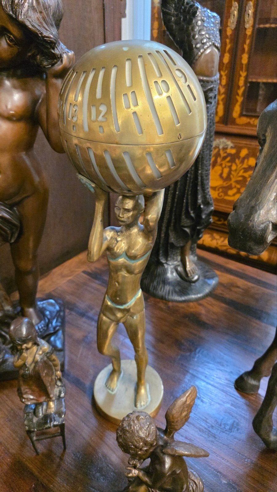 13 grote bronzen beelden, Ophalen