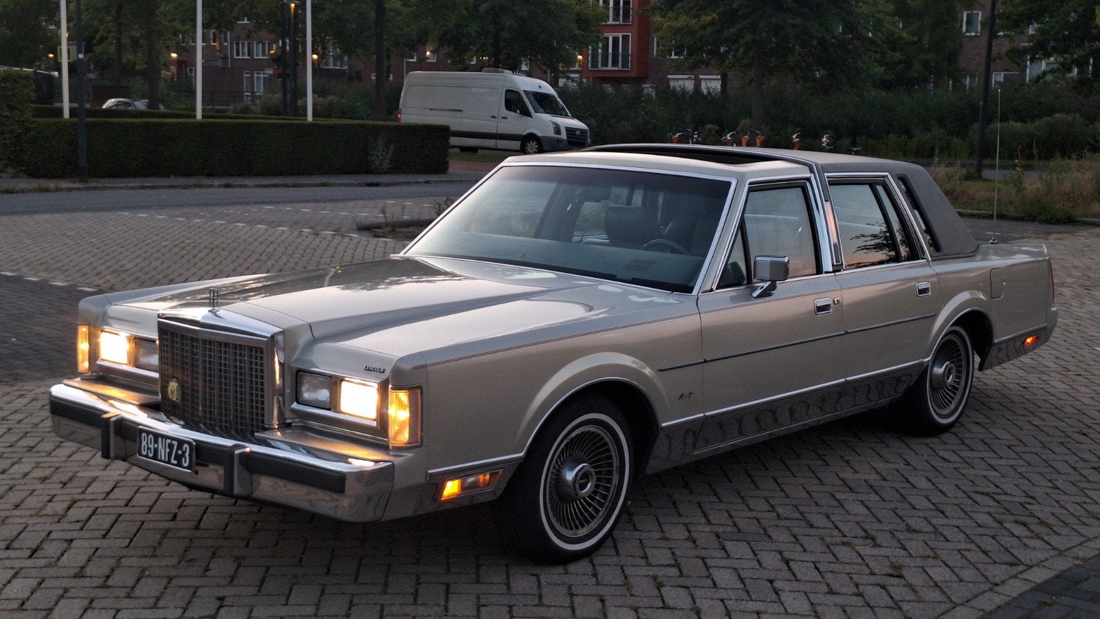 Lincoln Town Car Cartier Designers Series 1986, Automaat, Achterwielaandrijving, 5000 cc, 8 cilinders