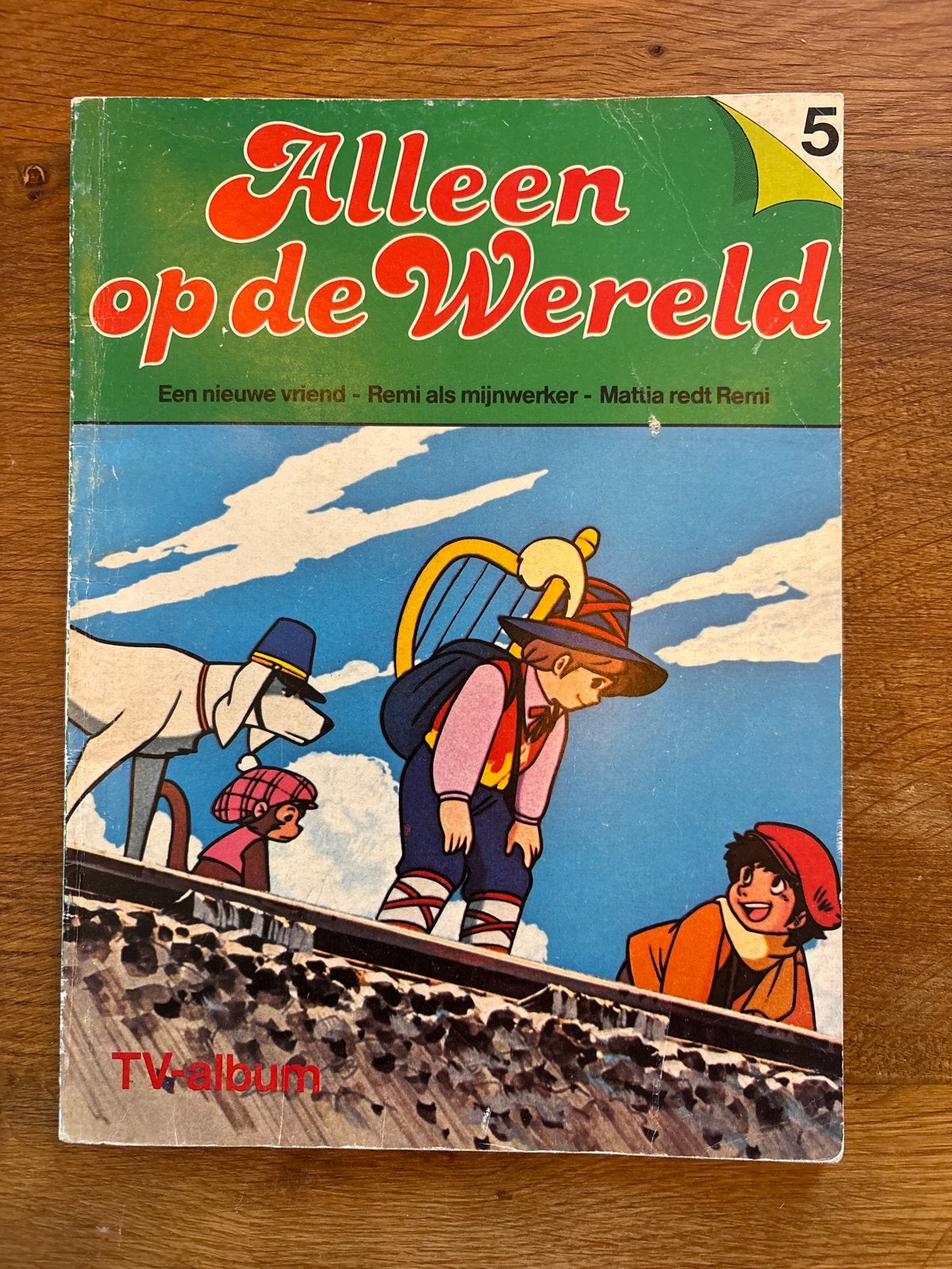 Alleen op de Wereld TV-album Deel 5 - Mulder Holland 1979, Eén stripboek, Ophalen of Verzenden, Gelezen