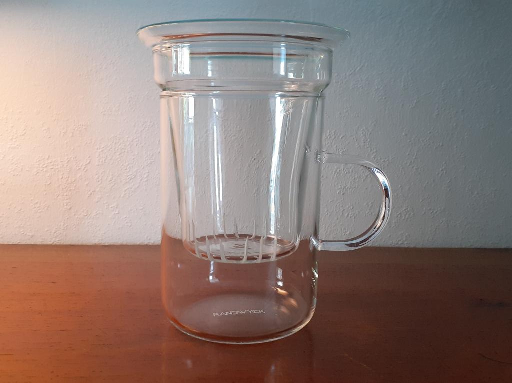 Randwyck. Theeglas met filter en afdekschaaltje., Overige typen, Ophalen of Verzenden, Overige stijlen, Glas