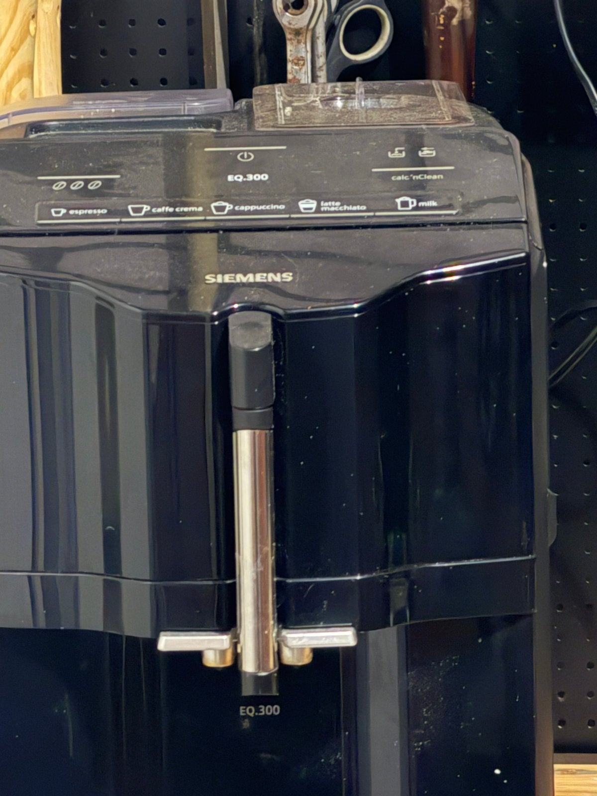 Siemens eq300. Defect koffiemachine, Witgoed en Apparatuur, Koffiemachine, Niet werkend, 2 tot 4 kopjes, Afneembaar waterreservoir