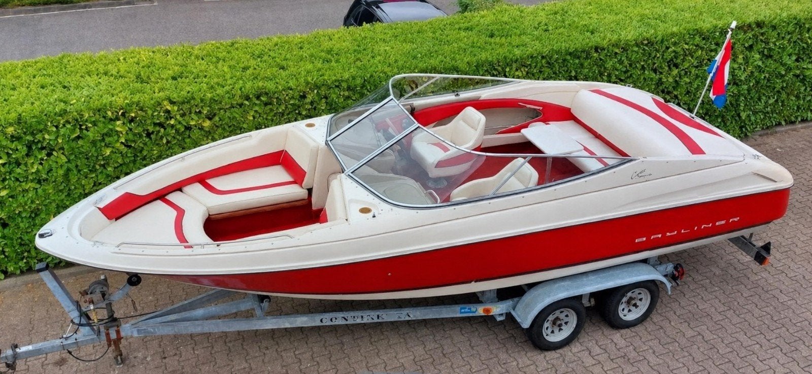 Bayliner 2250 Capri 5,7 V8, Ophalen, Bayliner