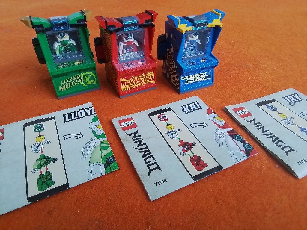 Lego ninjago 9 sets met boekjes 70 euro