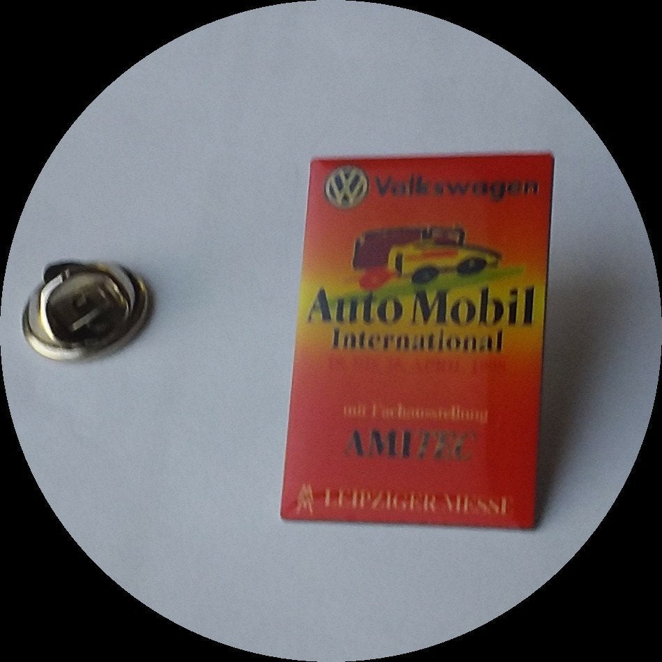 VOLKSWAGEN pin, oranje, Ophalen of Verzenden, Zo goed als nieuw, Transport, Speldje of Pin