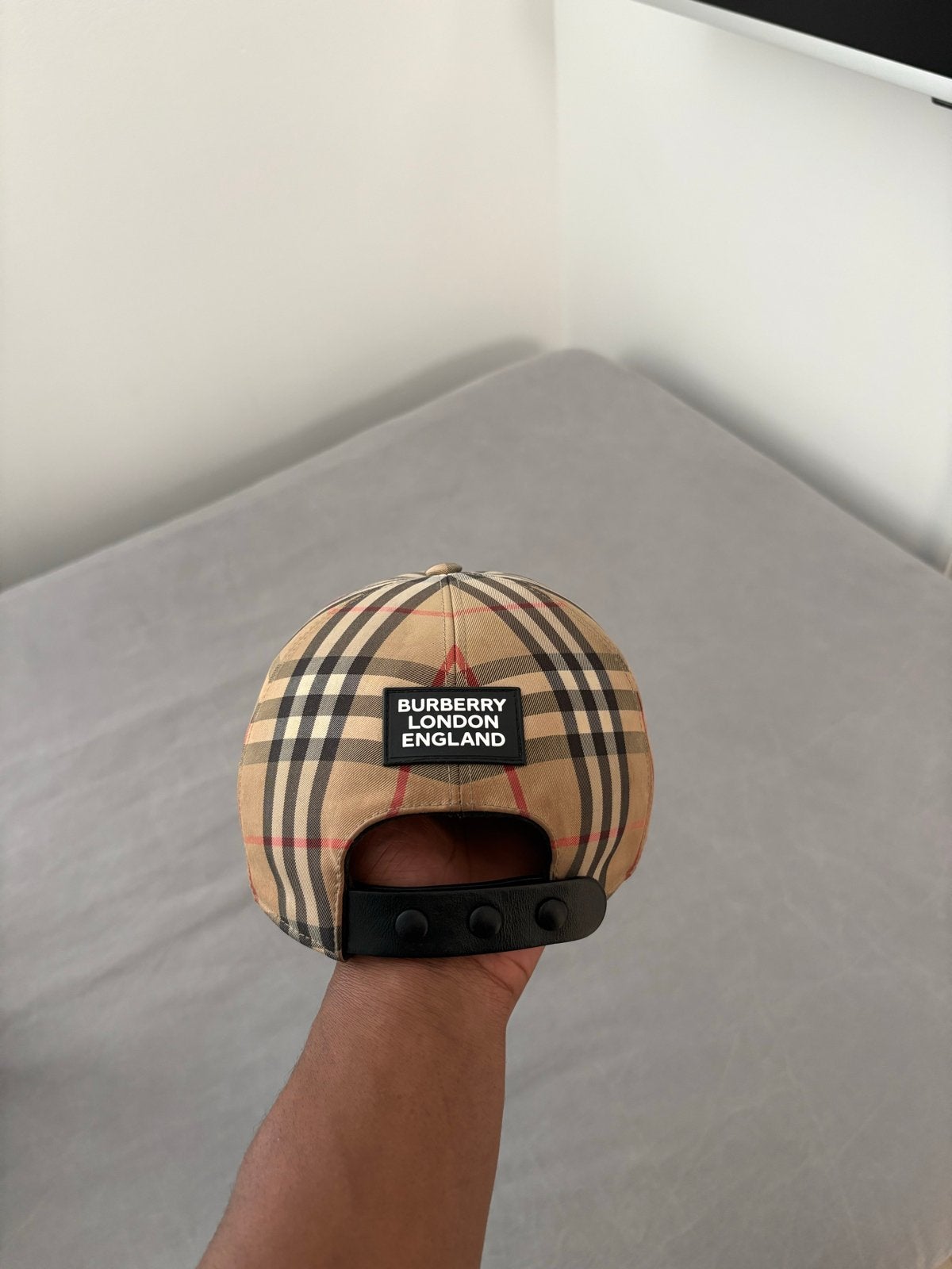 Burberry London England Pet, Ophalen of Verzenden, Gedragen, 58 of 59 cm (L, 7¼ of ⅜ inch), Pet