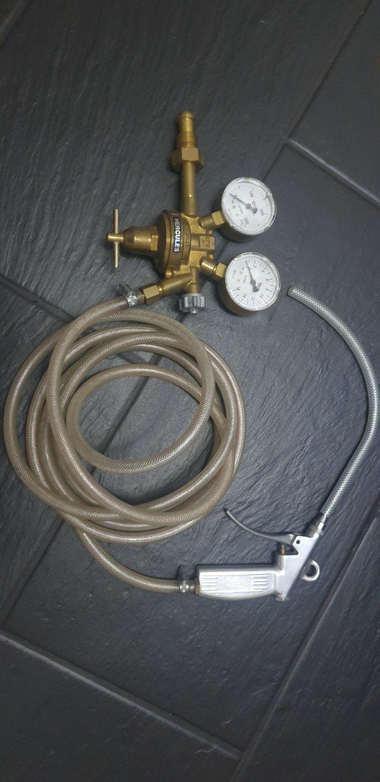 te koop zuurstof fles druk regelaar en volume meter .
in nie, Tuin en Terras, Ophalen of Verzenden, Nieuw