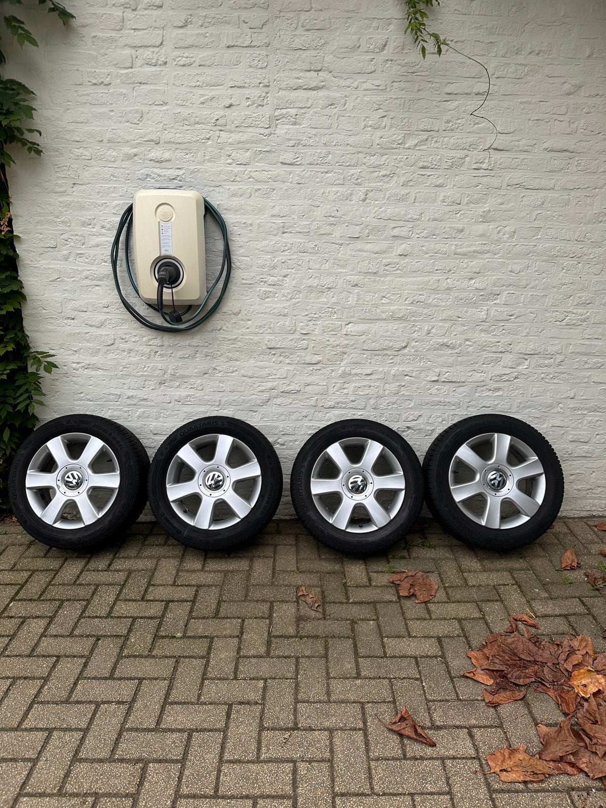 Volkswagen 17” Meribel velgen, ZGAN Barum All-Season banden, Ophalen, Zo goed als nieuw