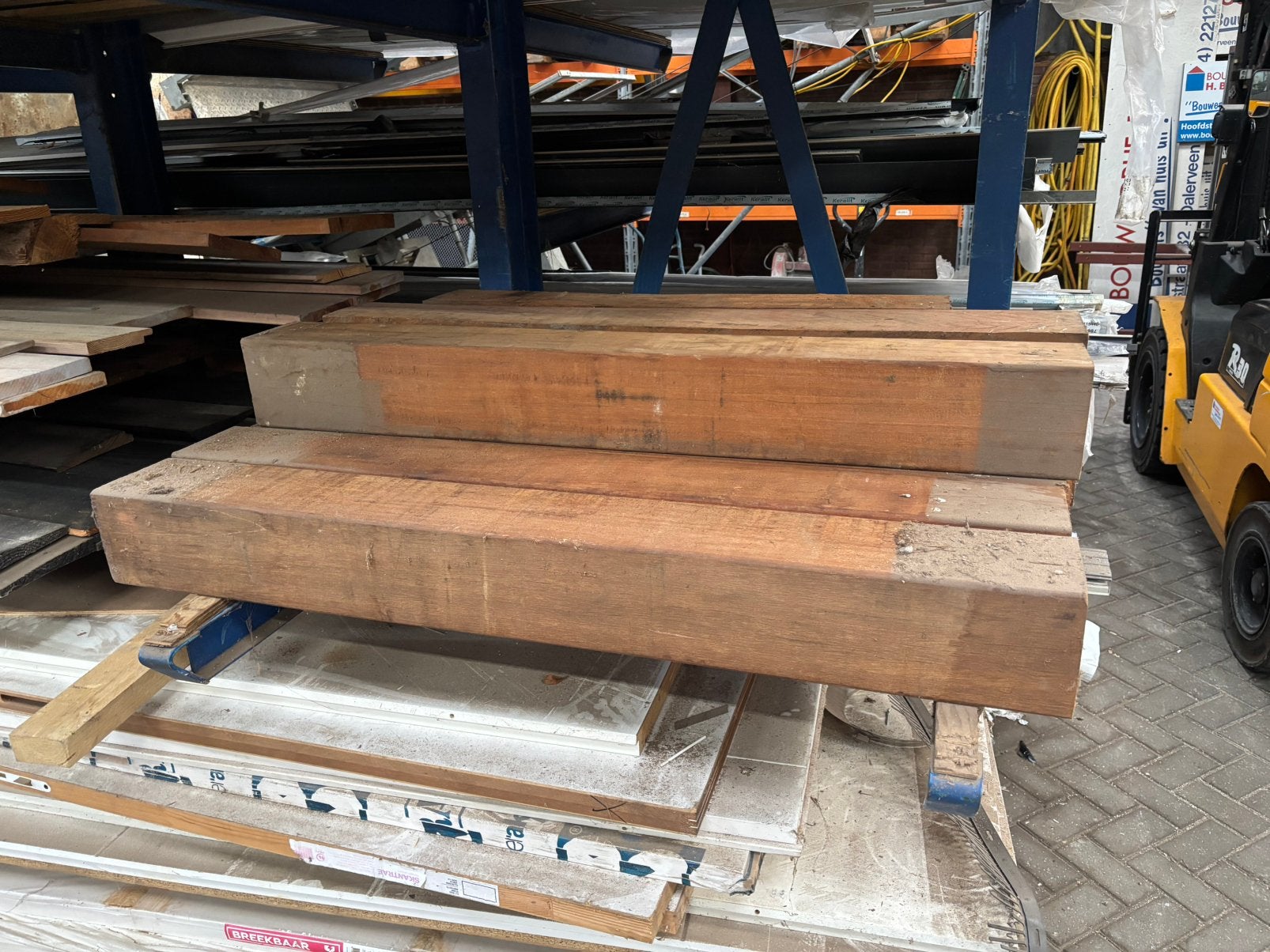 AZOBE palen 145 x 145 mm, Ophalen of Verzenden, Zo goed als nieuw, 250 cm of meer, Balken
