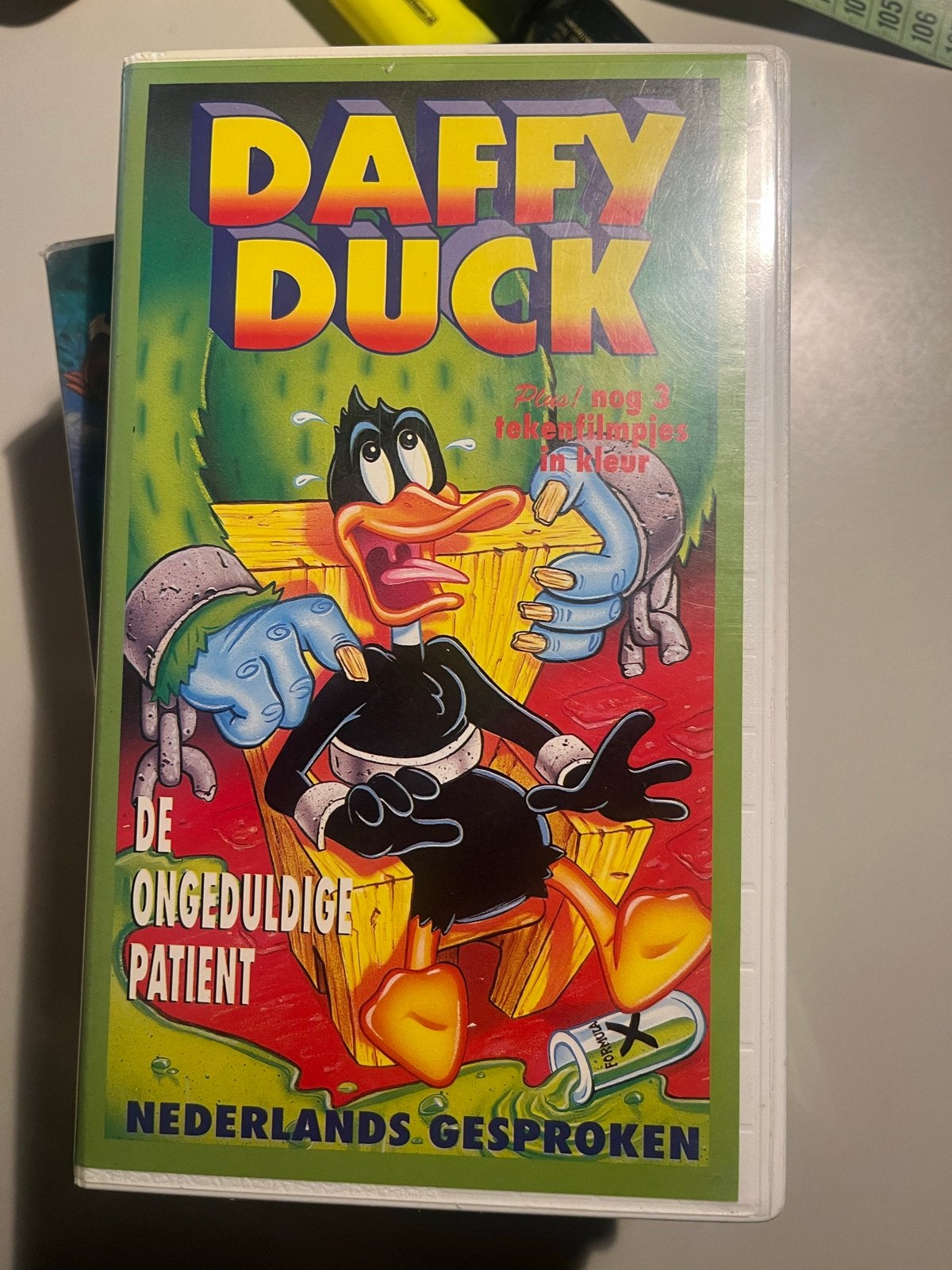 Daffy Duck - De Ongeduldige Patiënt VHS (Nederlands Gesproke, Gebruikt, Tekenfilm, Alle leeftijden, VHS