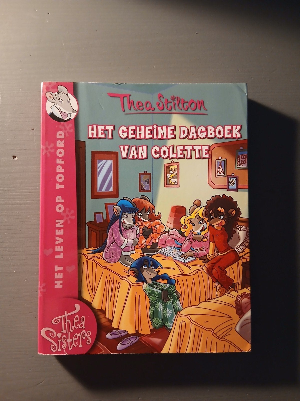 Het geheime dagboek van Collette - Thea Stilton, Boeken, Ophalen of Verzenden, Zo goed als nieuw