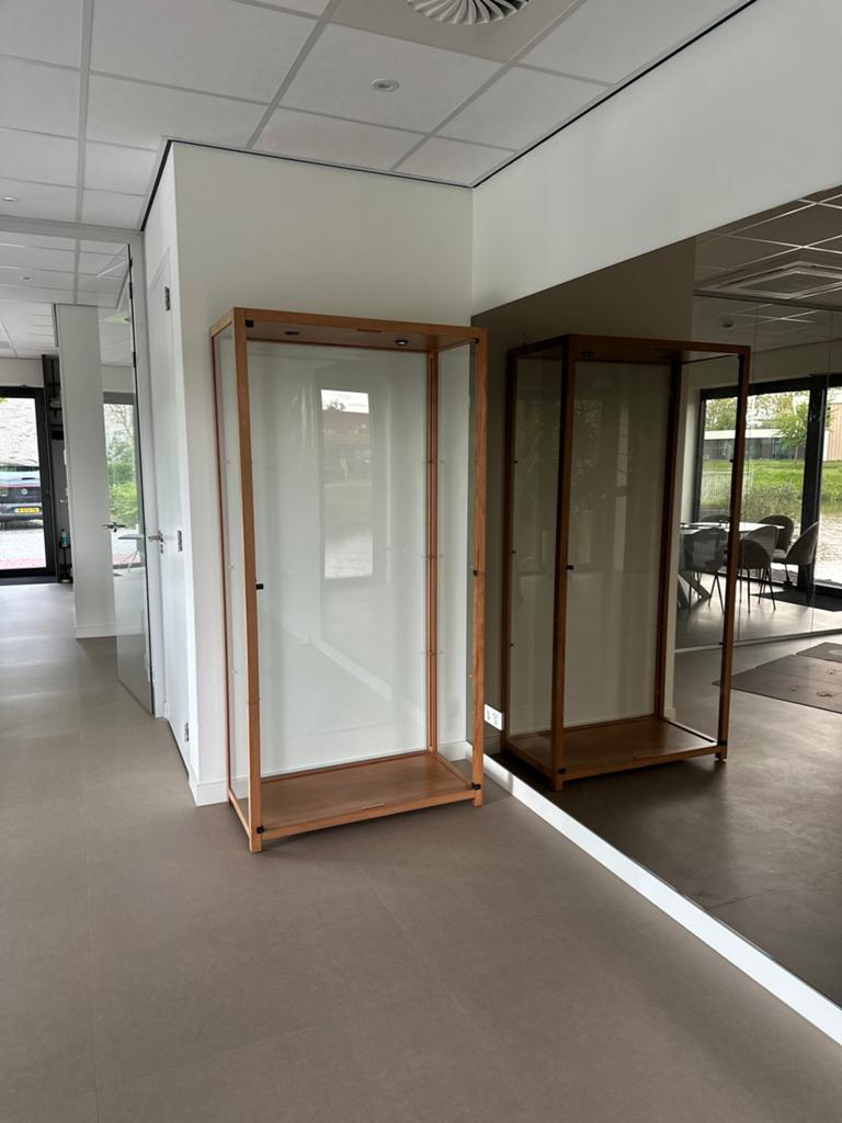 Vitrinekast met 3 schappen, Huis en Inrichting, Overige materialen, Gebruikt, Modern, 150 tot 200 cm