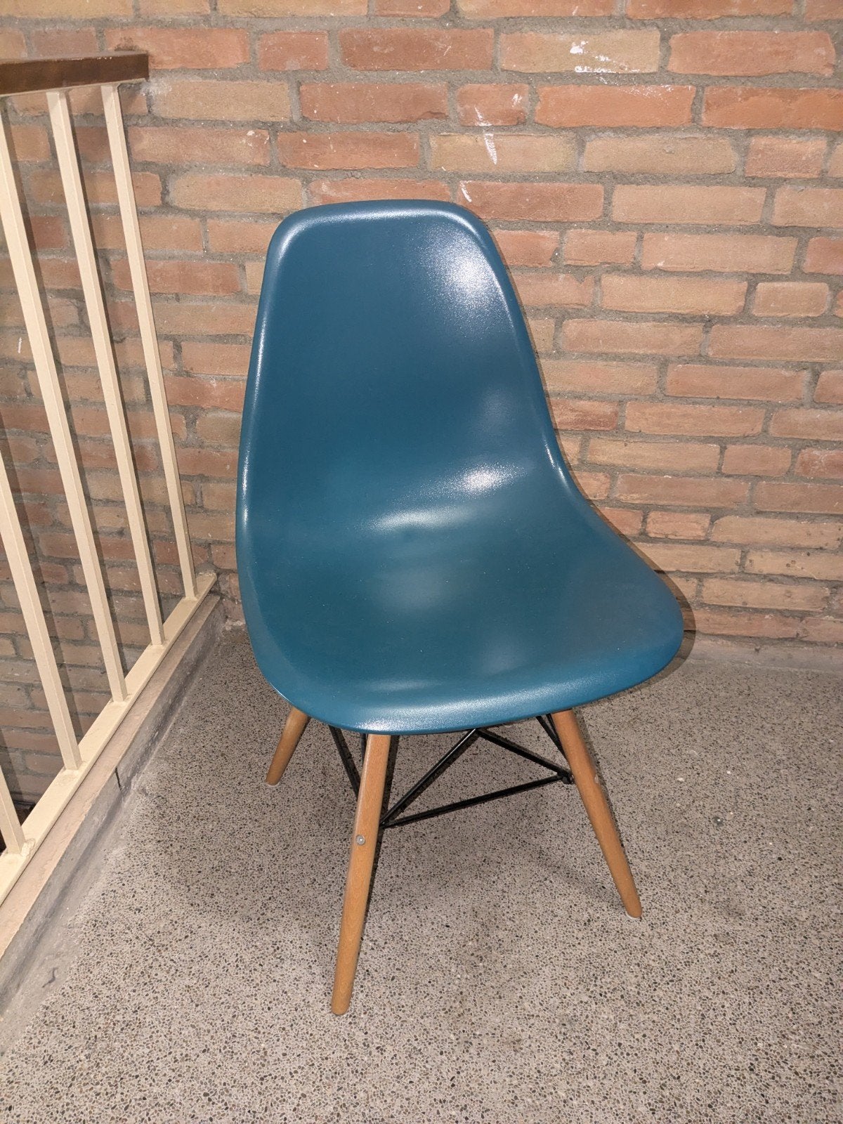 Twee blauw/groene kuipstoelen, Huis en Inrichting, Stoelen, Ophalen, Zo goed als nieuw, Hout, Twee