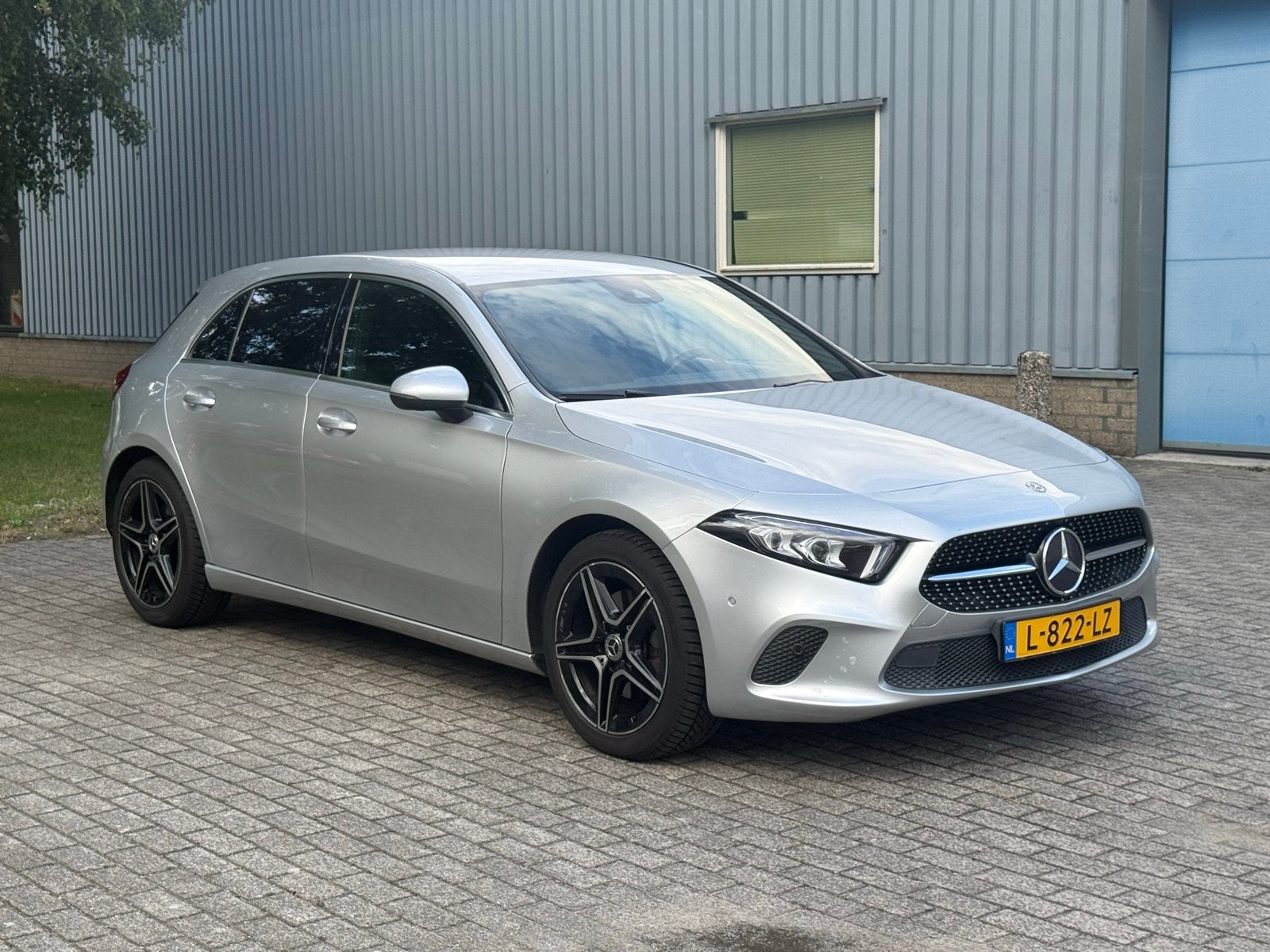 Mercedes-Benz A-Klasse A 220 190pk 7G-DCT 2019 Grijs, Auto's, Mercedes-Benz, Leder, Bedrijf, Lichtsensor, 1600 kg