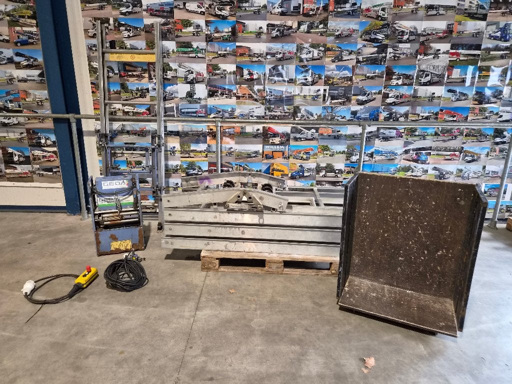 GEDA Demontabele Ladderlift 13,5 meter met knikstuk, Zakelijke goederen, Machines en Bouw | Liften, Steigers en Ladders, Ophalen of Verzenden