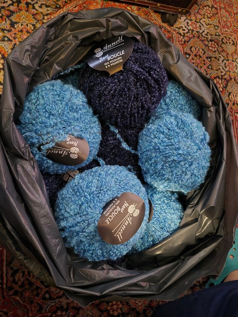 Bouclé wol, blauw, Hobby en Vrije tijd, Breien en Haken, Ophalen of Verzenden, Nieuw, Breien of Haken, Wol of Garen