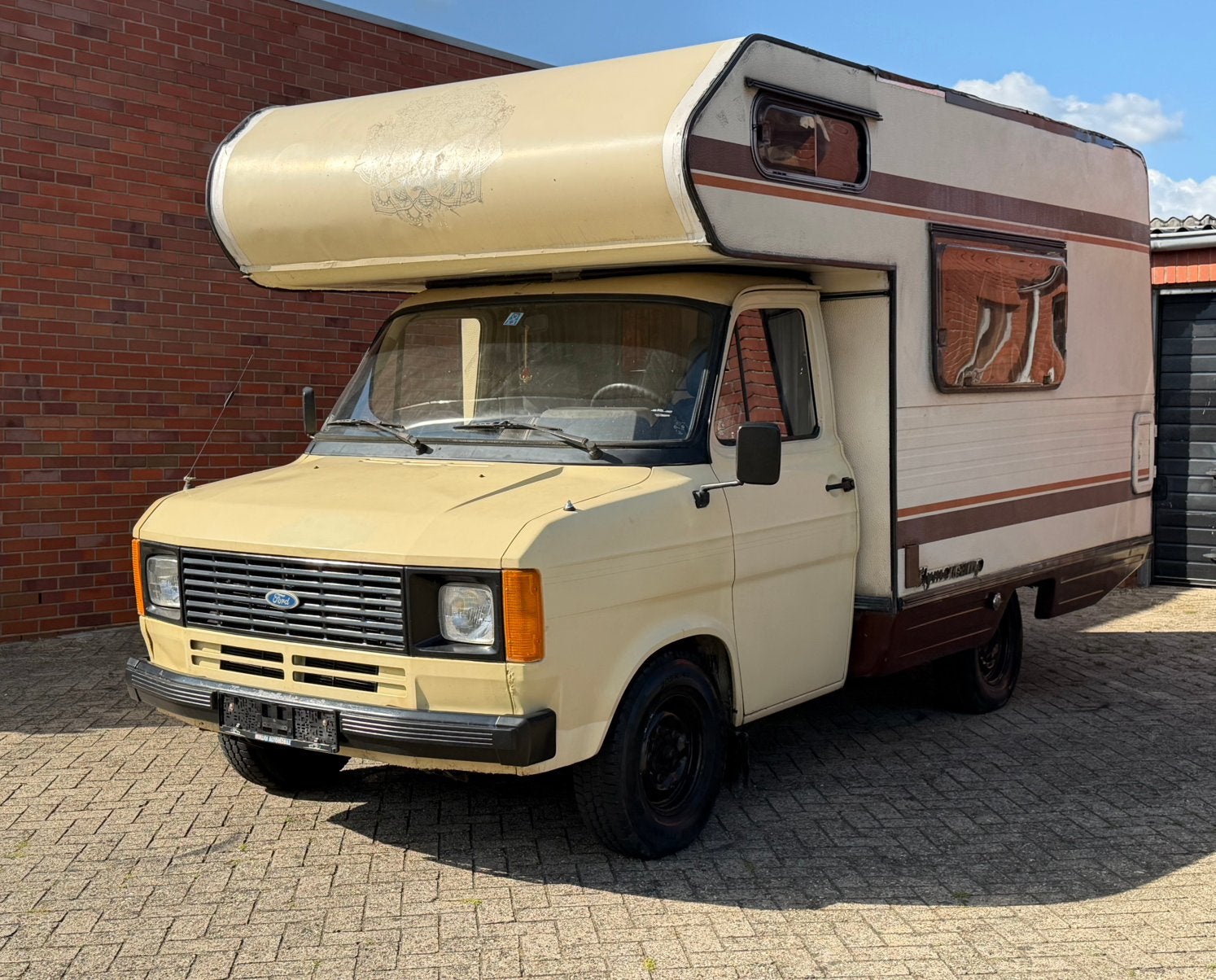 Ford Transit Camper MK2 2.4 Diesel 1983 belastingvrij, Caravans en Kamperen, Campers, Buscamper of Camperbus, Dakluik, Ford, Bedrijf