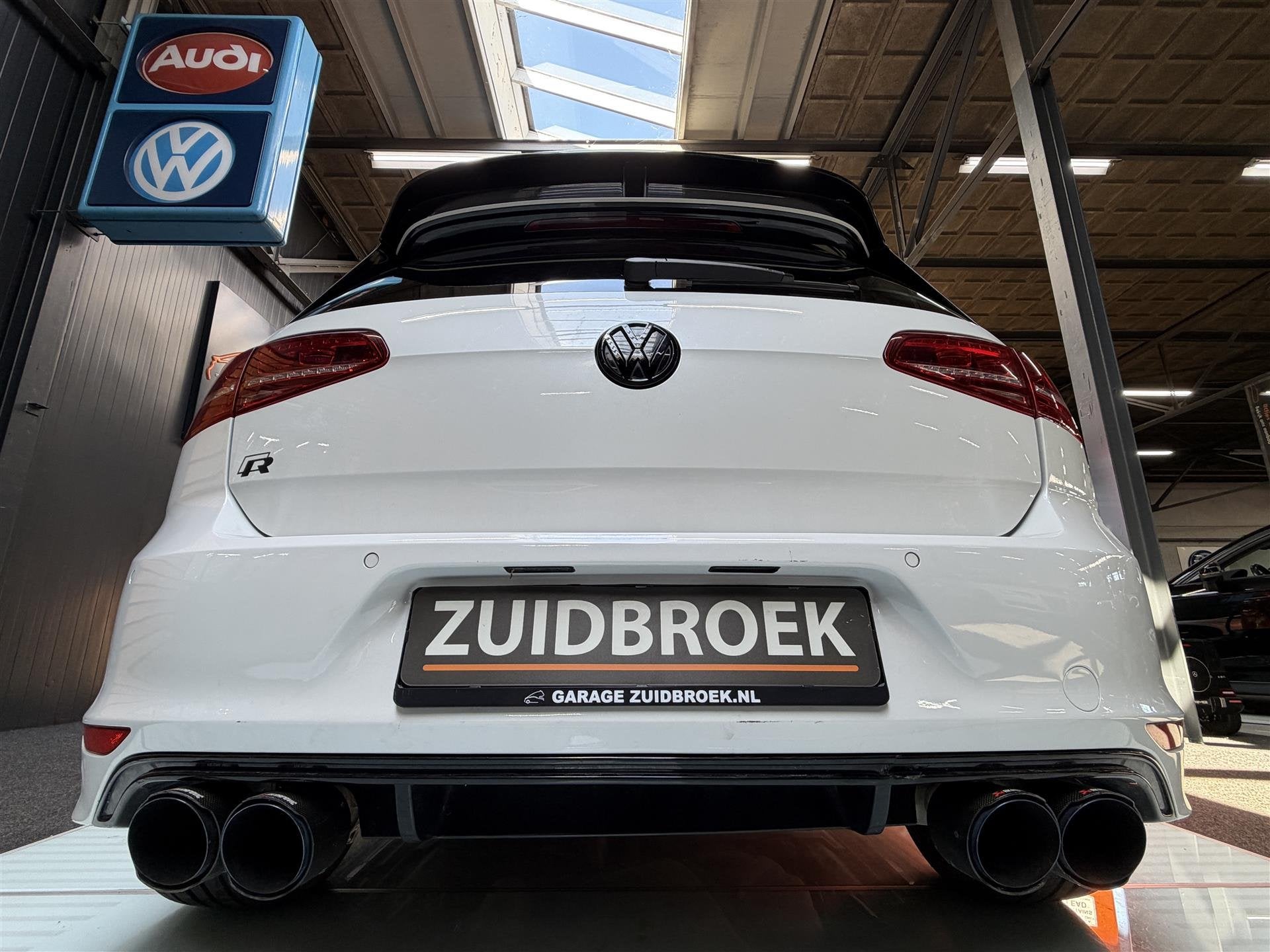 Foto 15 van Volkswagen Golf 1.4 TSI DSG | R-Line | Pano | Akra | Maxton