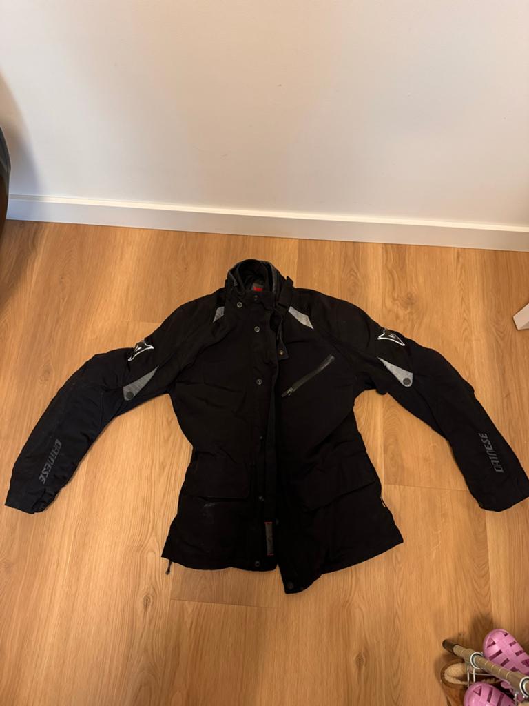 Dainese motorpak (jas en broek) maat 46, Motoren, Kleding | Motorkleding, Combipak, Dames, Tweedehands, Ophalen