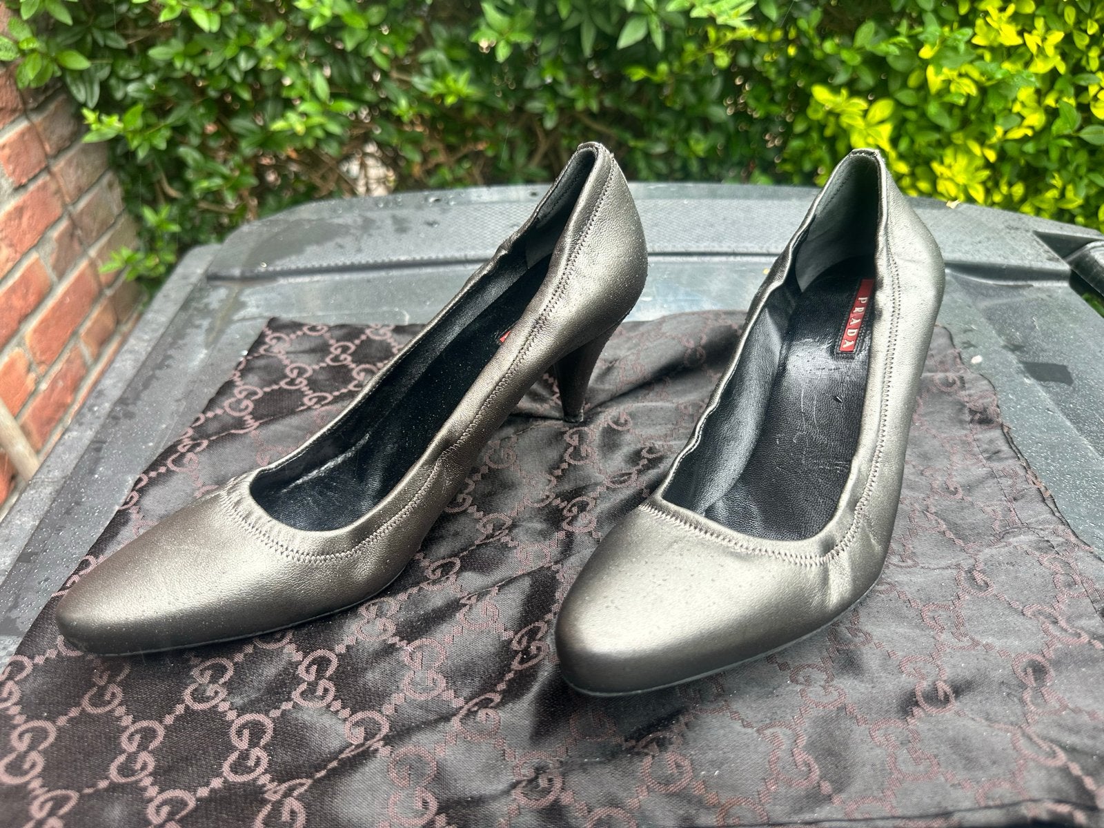 Prada Pumps - Elegante Hakken Maat 39.5, Kleding | Dames, Schoenen, Ophalen of Verzenden, Gedragen, Overige kleuren, Pumps