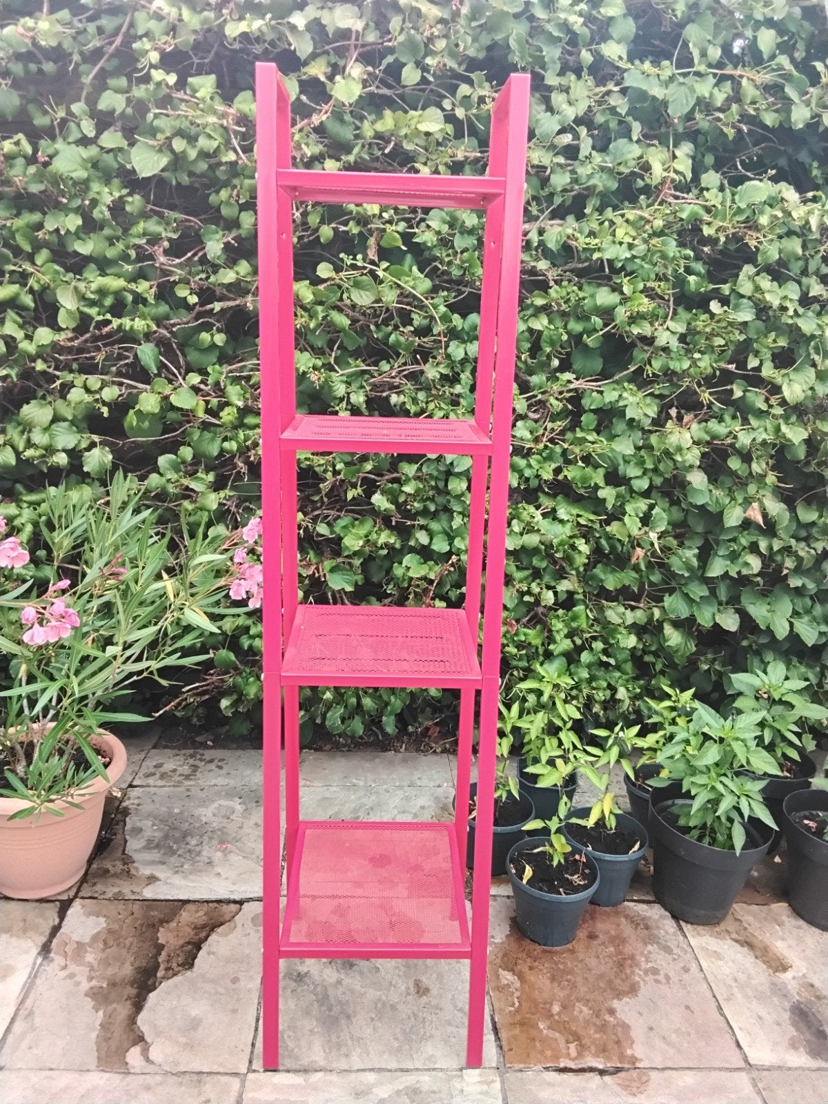 Rood metalen piramide opbergrek - 150 cm hoog, Ophalen, Gebruikt