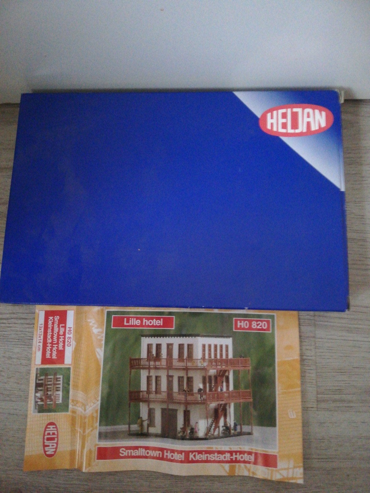 Heljan H0 820 Lille Hotel - Kleinstadt-Hotel, Ophalen of Verzenden, Nieuw, Brug, Tunnel of Gebouw