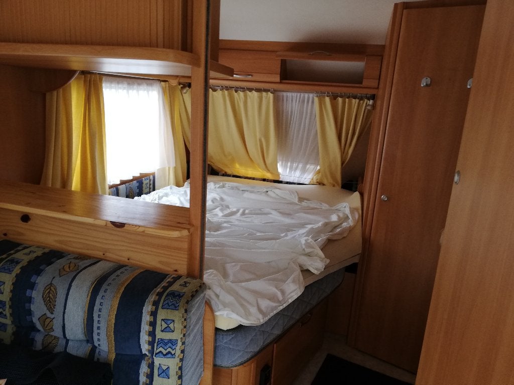 Tekoop Swift Toscane uit 2001, Caravans en Kamperen, Vast bed, 750 - 1000 kg, Particulier, 4 tot 5 meter