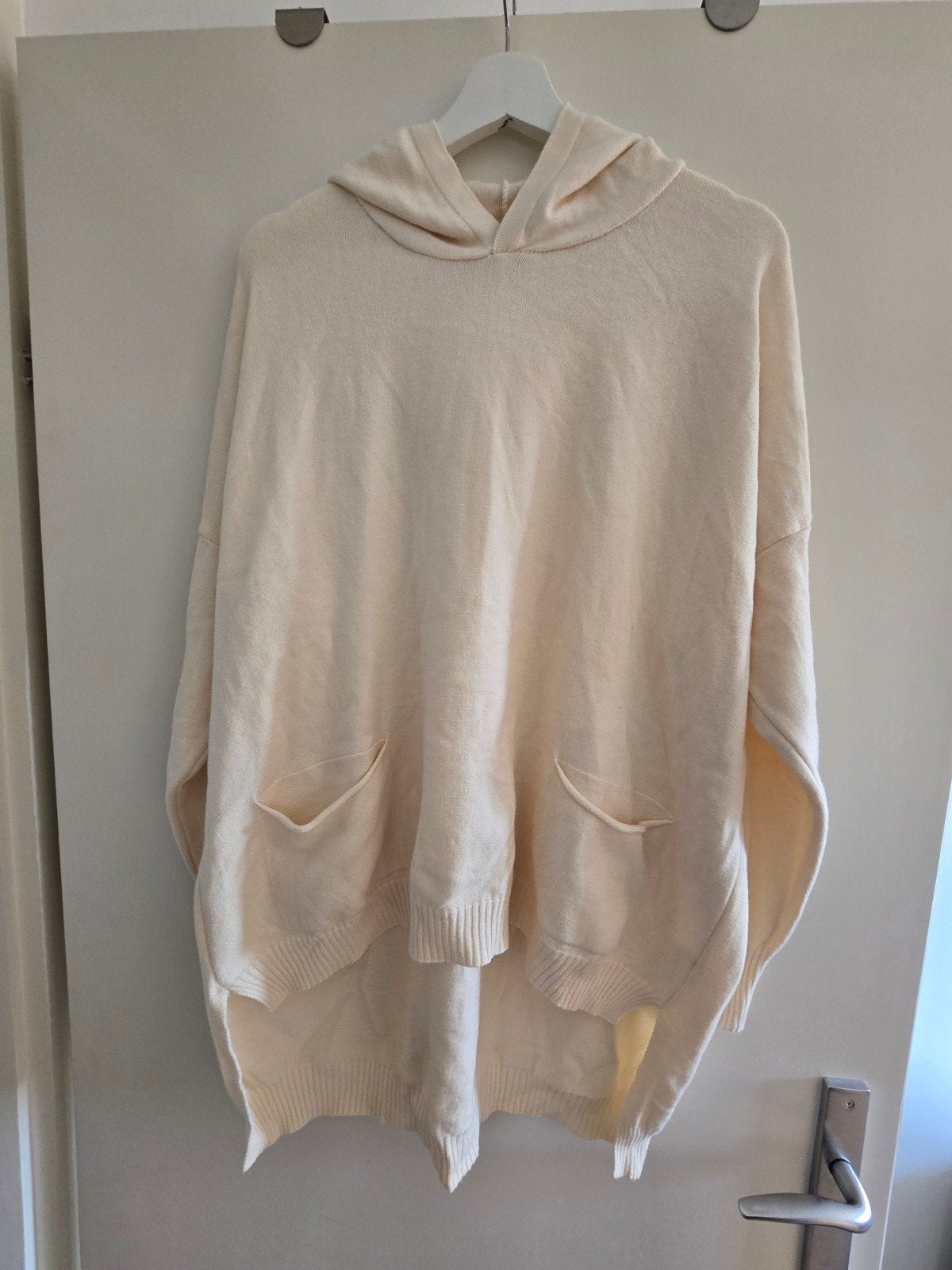 cremekleurige merkloze trui maat M/L, Kleding | Dames, Ophalen of Verzenden, Zo goed als nieuw