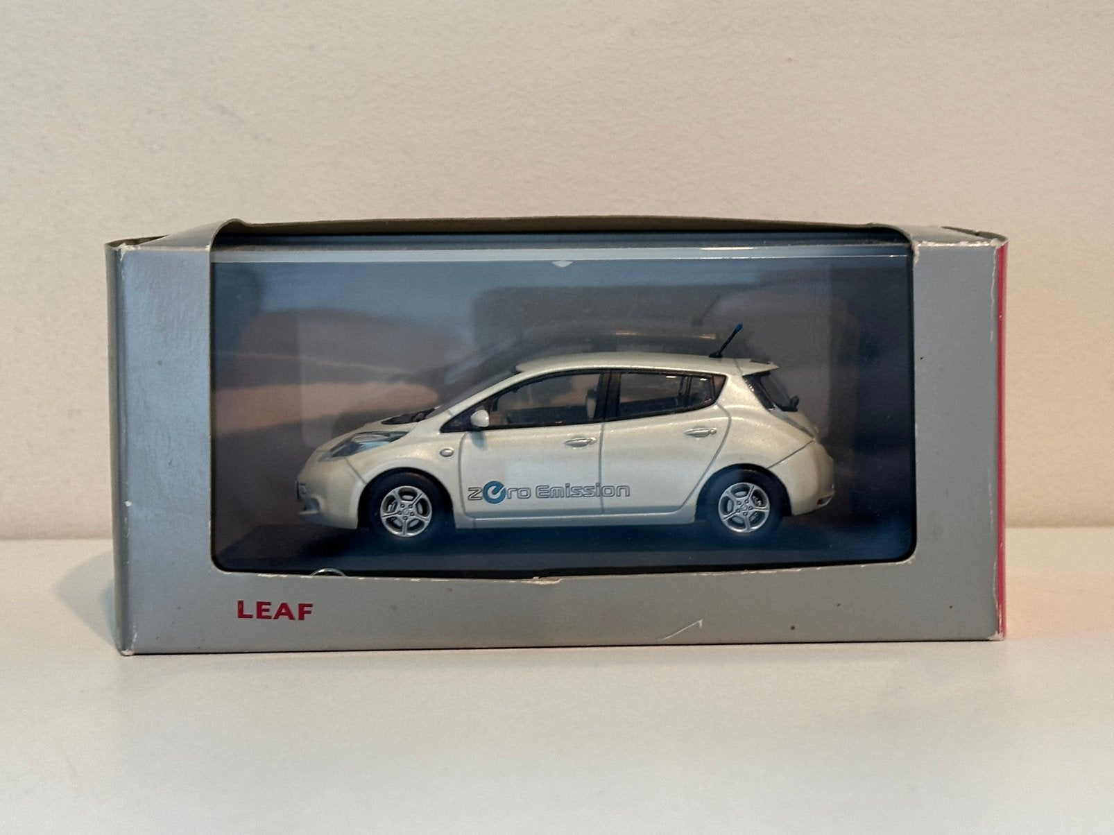 Nissan Leaf (2012) | Kyosho | schaal 1:43, Hobby en Vrije tijd, Ophalen of Verzenden, Zo goed als nieuw, Auto, Kyosho
