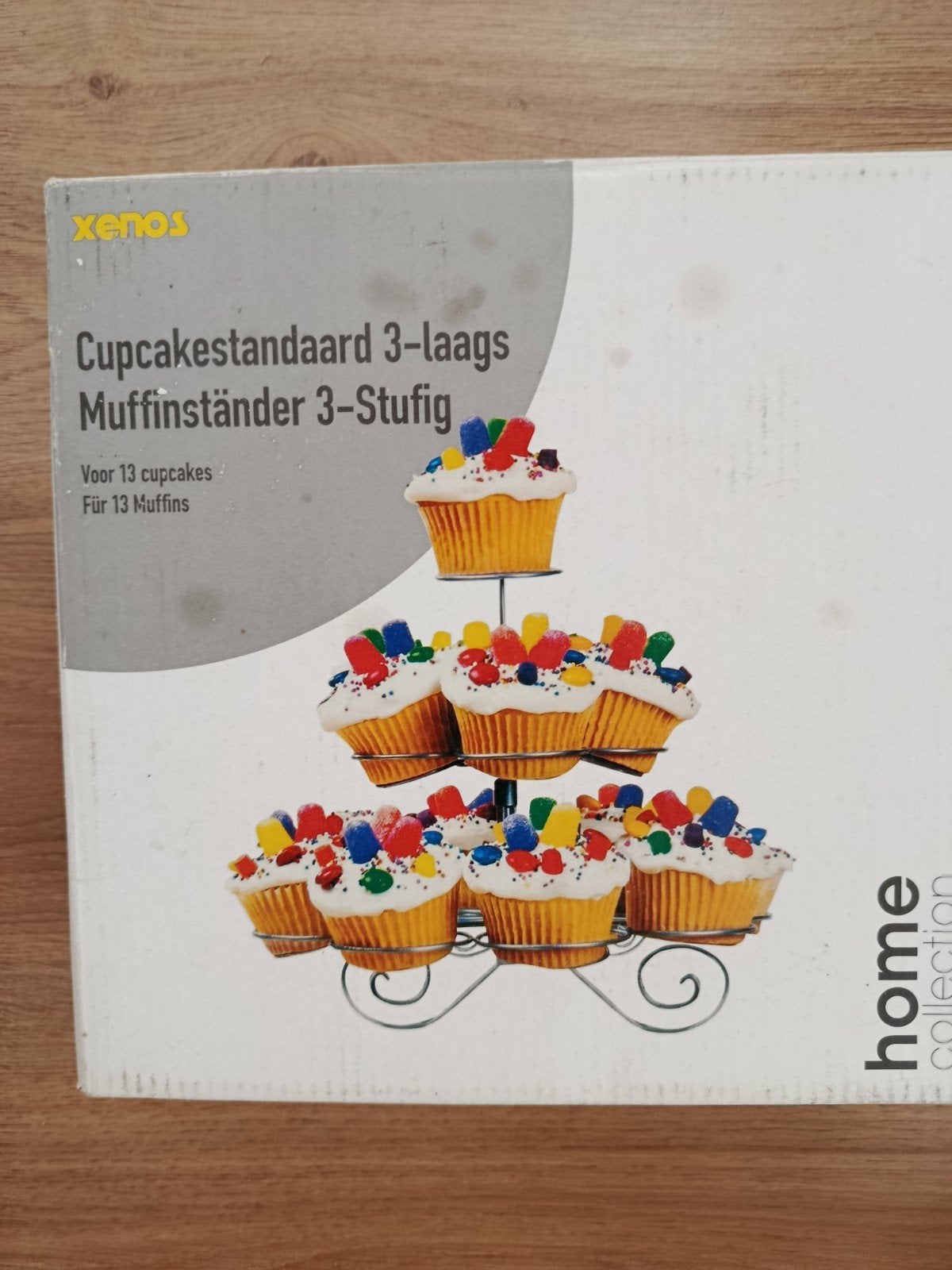 Gratis: Cupcakestandaard 3-laags voor 13 cupcakes, Ophalen