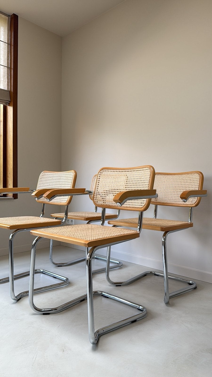 Vier houten / webbing vintage Cesca stoelen, Ophalen, Bruin, Vintage, Zo goed als nieuw