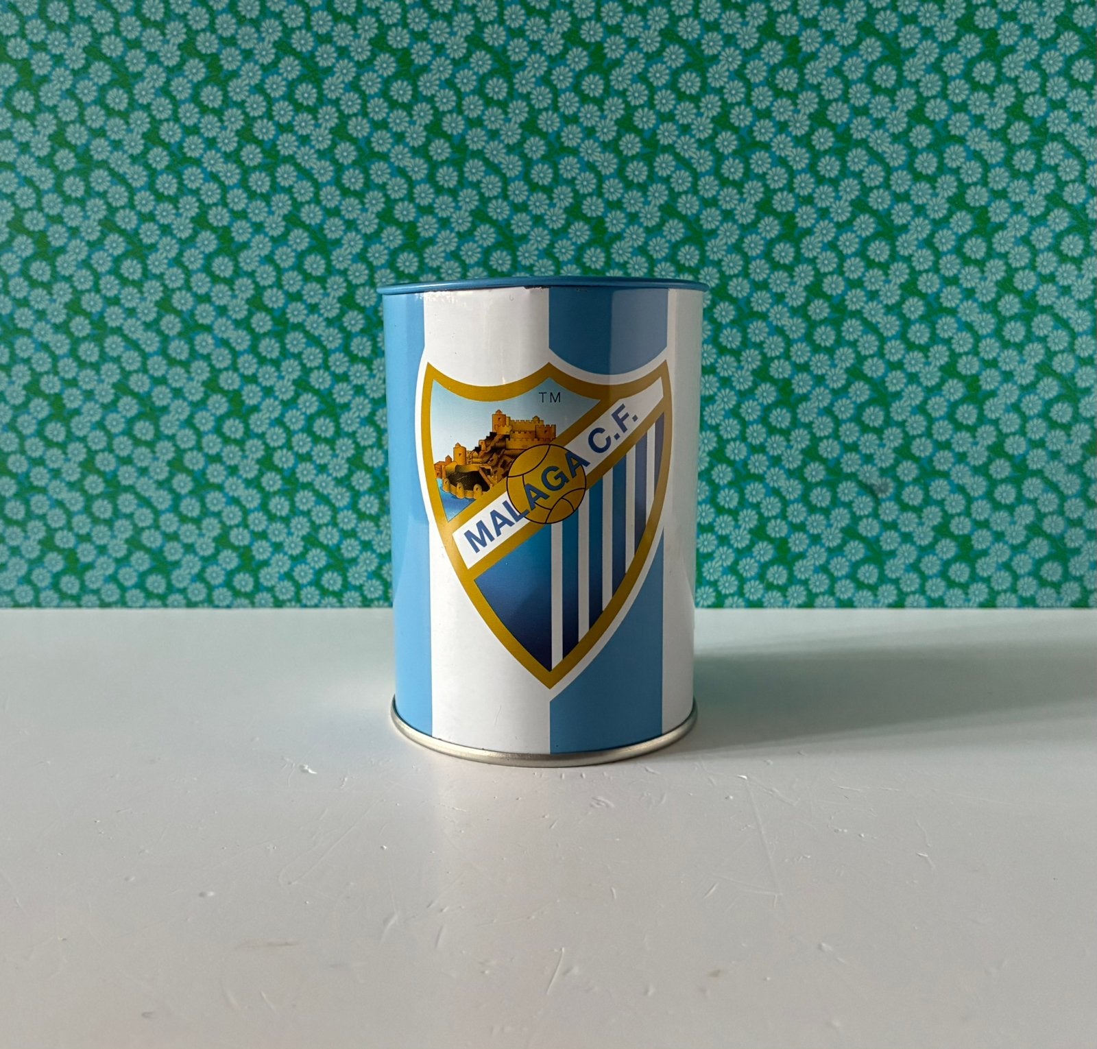 Blikken spaarpot Malaga cf, Gebruikt, Ophalen of Verzenden, Overige thema's, Metaal of Blik