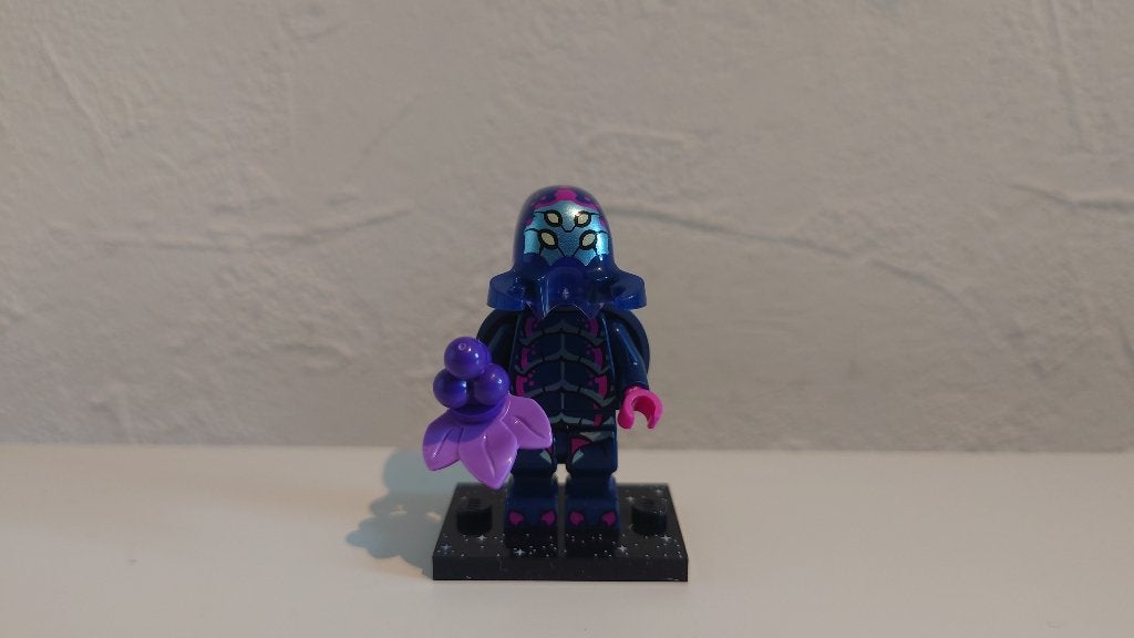 Lego Collectible Minifigure Series 26 Alien Beetlezoid, Lego, Ophalen of Verzenden, Zo goed als nieuw, Minifiguren serie