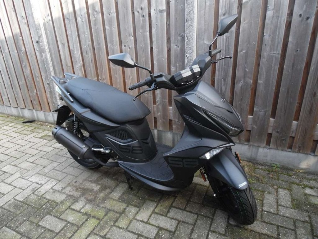 KYMCO EINDEJAARSACTIE BIJ HVAMOTOREN GRATIS SLOT + HELM, Fietsen en Brommers, Overige modellen, Kymco Kybe BV NL, Kymco, Maximaal 45 km/u